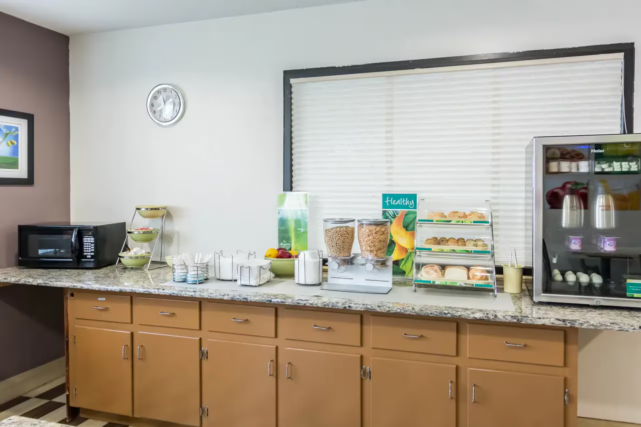 Quality Inn breakfast area